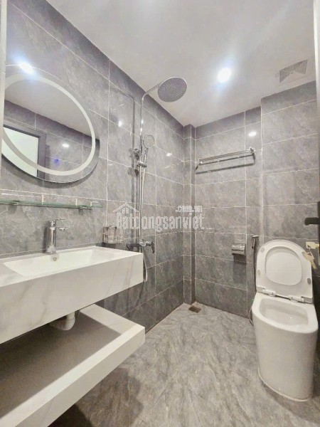 Cho thuê nhà mới, 266m2_ 6,5T; Lê Thanh Nghị, Trần Đại Nghĩa -107 tr