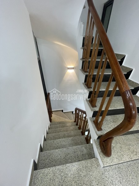 Cho thuê nhà mới, 266m2_ 6,5T; Lê Thanh Nghị, Trần Đại Nghĩa -107 tr