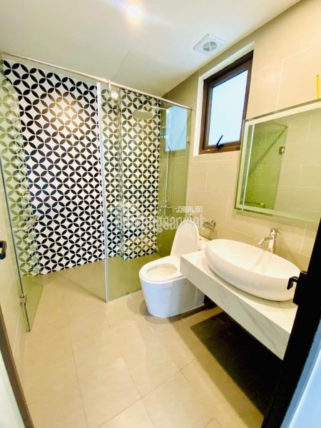 Cho thuê nhà, 275m2_ 6T; Huỳnh Thúc Kháng, Nguyên Hồng, Vũ Ngọc Phan