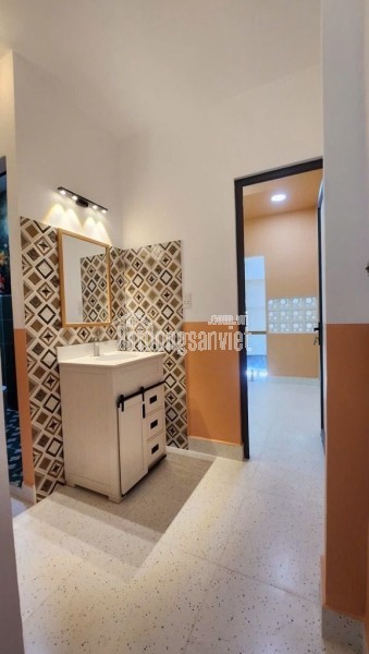 NHÀ  LÔ GÓC VỪA Ở VỪA KDMB- HẺM THÔNG TỨ TUNG - NỞ HẬU TÀI LỘC - VÀI BƯỚC RA HUỲNH TẤN PHÁT