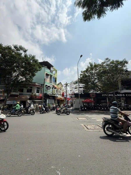 Nhà mới xây cần bán , thiết kế hiện đại, vào ở ngay Bình Tân ,TPHCM