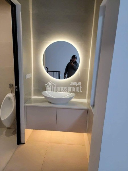 Cho thuê nhà, 193m2_ 5T; Lạc Long Quân, Võ Chí Công, Nguyễn Hoàng Tôn