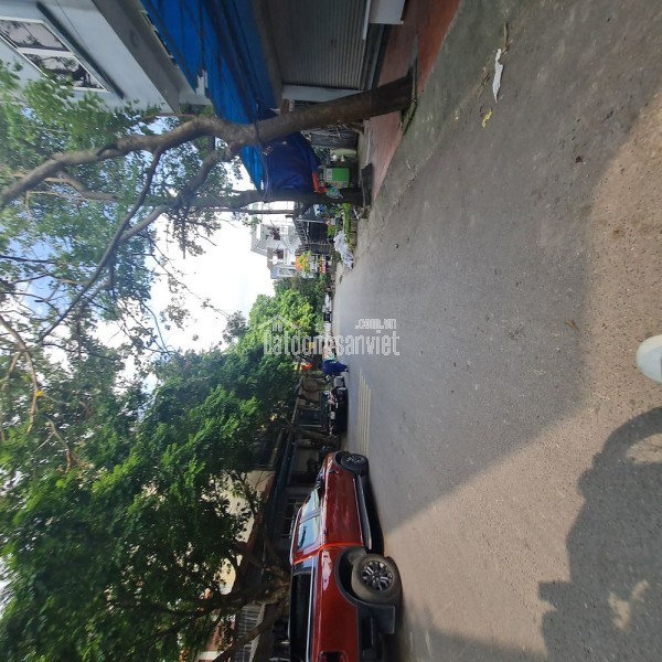 Chuyển nhượng 40m2 đất TĐC Trâu Quỳ, Gia Lâm. Đường 12m. Lh 0989894845.