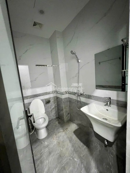 Cho thuê nhà mới, TM, 273m2- 6T, Nguyễn Trường Tộ, Hàng Than, Trấn Vũ