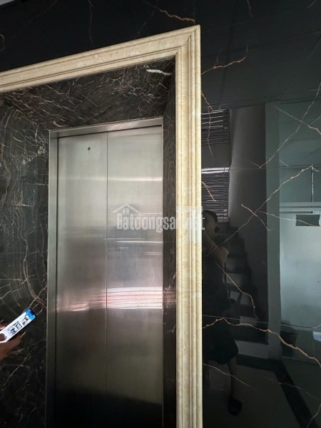 Cho thuê nhà mới, THANG MÁY, 234m2- 5T, Hàng Điếu, Hàng Da, Hàng Nón