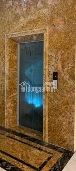 Cho thuê nhà căn góc, 221m2- 5,5T, Nguyễn Tuân, Vũ Trọng Phụng -89 tr