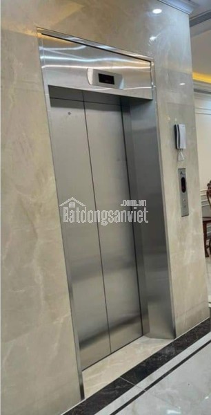 Cho thuê nhà, THANG MÁY, 158m2- 4,5T, Trần Quốc Hoàn, Phạm Tuấn Tài