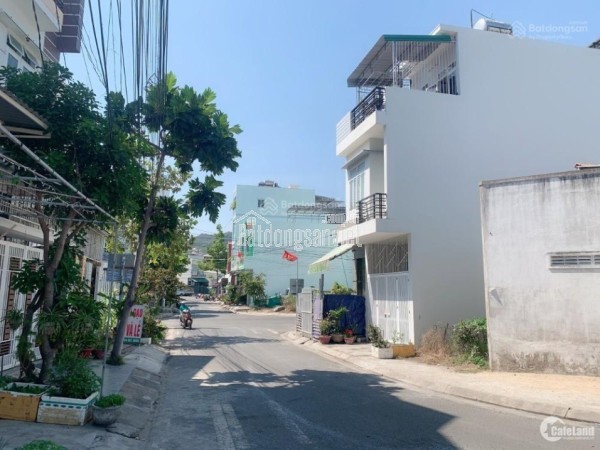 Bán lô đất quốc lộ 21-Khu Công Nghệ Cao-Hòa Lạc-DT 100m2.MT 6m.Full thổ cư-Giá đầu tư chỉ 2tỷ9