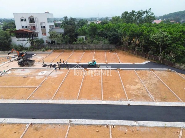 Giá chỉ 2.4 tỷ, đất đô thị Hòa Lạc, gần QL21 và đường Hồ Chí Minh, diện tích 100m², mặt tiền 7m.LH