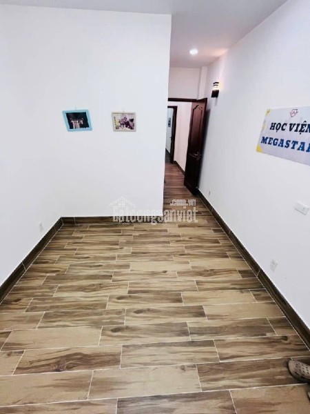 Nhà đẹp ở ngay 4 tầng Dương Bá Trạc 4PN,5WC, SHR nở hậu, hoàn công đủ, nhỉnh 7 tỷ.
