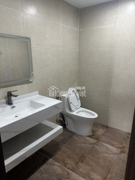 Cho thuê nhà, THANG MÁY, 101m2- 5T, Nguyễn Tuân, Vũ Trọng Phụng -22 tr
