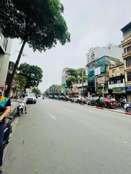Bán nhà mặt phố Tôn Đức Thắng, Đống Đa 85m2 x 3T mặt tiền 4.1m chào 35 tỷ