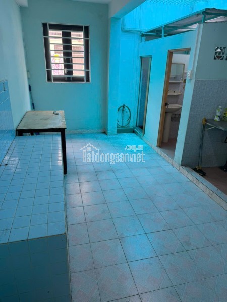Cho thuê nhà tầng trên trung tâm Quận 5 – ngay chợ Xã Tây, tiện ở lâu dài