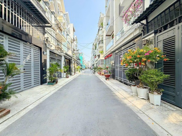 Đất nền Đào Sư Tích, 108m2, giá 6.85 tỷ, sổ riêng, xây dựng tự do