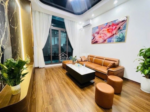 Bán Nhà Tập Thể Quỳnh Mai – Tầng 1 – Sổ Đỏ Riêng – Tặng Toàn Bộ Nội Thất
