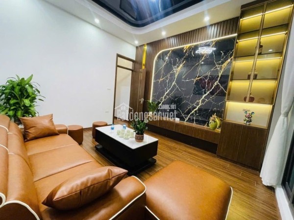 Bán Nhà Tập Thể Quỳnh Mai – Tầng 1 – Sổ Đỏ Riêng – Tặng Toàn Bộ Nội Thất