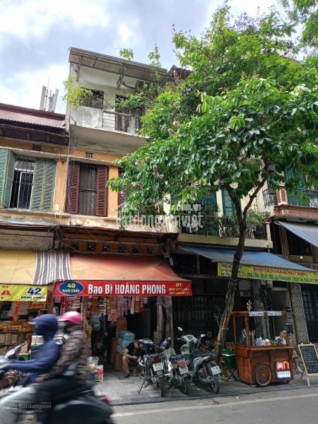 Chính chủ bán căn nhà mặt phố cổ tại phố Hàng Chiếu, phường Đồng Xuân, quận Hoàn Kiếm, Hà Nội.