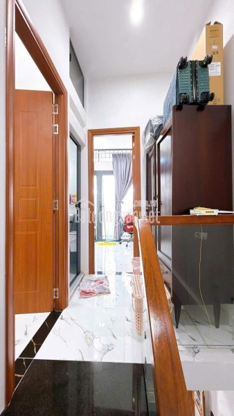 🌈 NHÀ ĐEP Q4. CAN GOC MAT TIEN DUONG SO. 2 TANG . CHI 5 TY NHINH