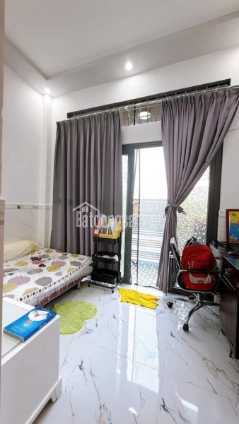 🌈 NHÀ ĐEP Q4. CAN GOC MAT TIEN DUONG SO. 2 TANG . CHI 5 TY NHINH