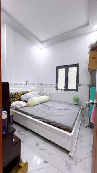 🌈 NHÀ ĐEP Q4. CAN GOC MAT TIEN DUONG SO. 2 TANG . CHI 5 TY NHINH