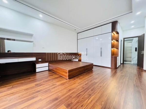 🔥 NHÀ THẠCH BÀN – Ô TÔ ĐỖ CỬA – 5 TẦNG MỚI – NHỈNH 7 TỶ 🔥