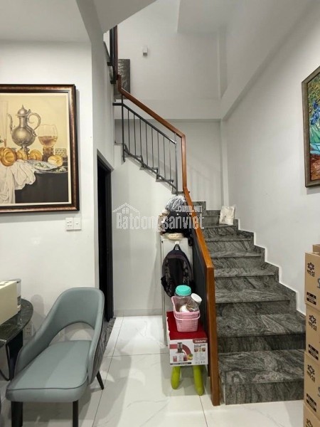 Nhà mới 100% ,nằm trên đường số 35  Khánh Hội  quận 4.khu dân cư hiện hữu,Giá chỉ có 5 tỷ 7.