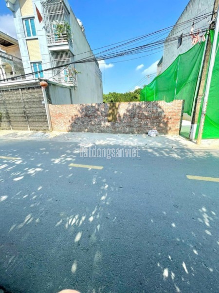 Tiết lộ lô đất 100m2 gần Phú Cát, khu vực trung tâm Hòa Lạc. Phù hợp xây trọ, đầu tư sinh lời, kết