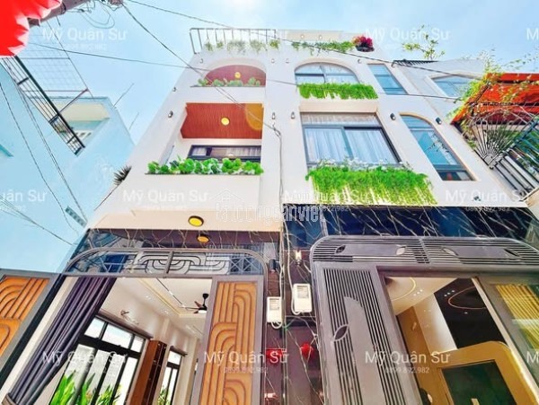 VINCOM PHAN VĂN TRỊ  CĂN GÓC 2MT THOÁNG SÁNG  NHÀ MỚI 4 TẦNG  CHỈ 8,X ĐỒNG!