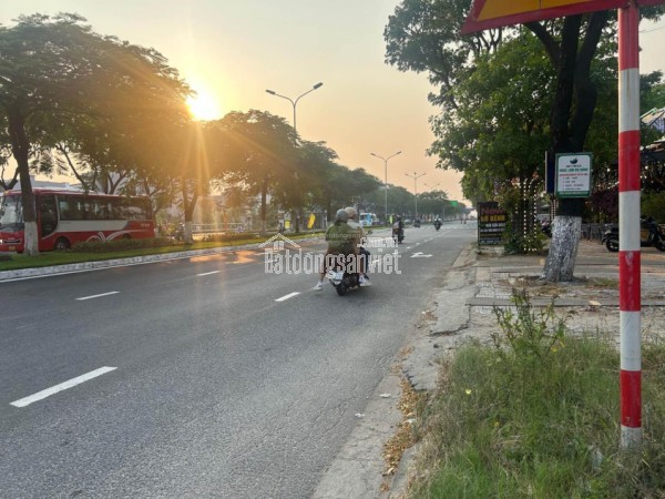 Siêu Phẩm Đất 2 mặt tiền Hoàng Thị Loan 171m² trục 42m gần biển