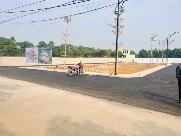 👉 Độc Nhất - Lô đất hơn 200m² trục chính thôn – sát nhà máy in tiền