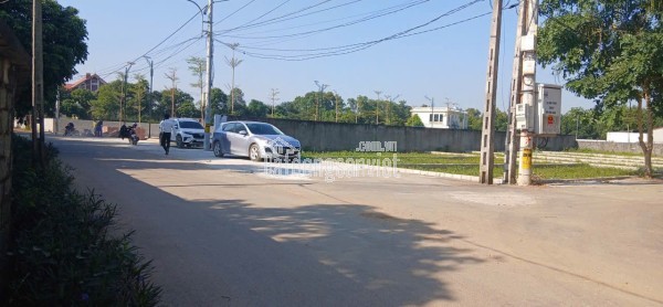 👉 Độc Nhất - Lô đất hơn 200m² trục chính thôn – sát nhà máy in tiền