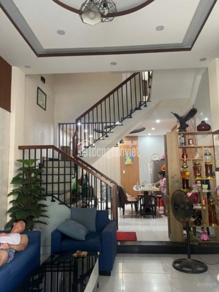 CHỦ ĐI MỸ BÁN GẤP NHÀ 3 TẦNG VIP GẦN BIỂN ĐẸP NHƯ BIỆT THỰ MINI - NHỈNH 7 TỶ
