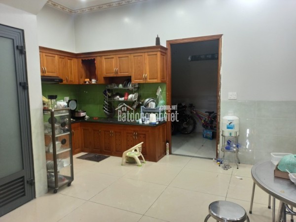 Bán nhà  đường  Gò Dưa, Thủ Đức, TP HCM. DT 90m2, 4 tầng. Giá 7.25 tỷ, Sổ hồng - 0933125879