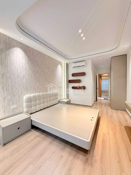 bán nhà bồ đề - 6 tầng thang máy - ô tô đỗ cửa - sát hồ