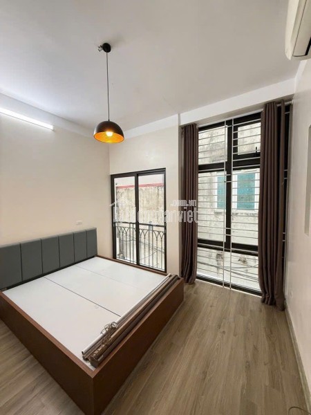 bán nhà bồ đề - 6 tầng thang máy - ô tô đỗ cửa - sát hồ