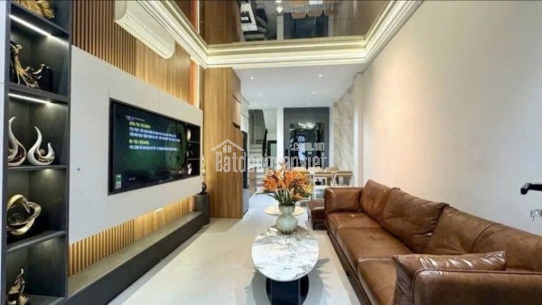 bán nhà bồ đề - 6 tầng thang máy - ô tô đỗ cửa - sát hồ