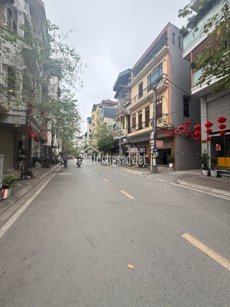 Nhà thật - Phố trạm, Long Biên  6.3 tỷ 30M - Nhà mới sổ đỏ