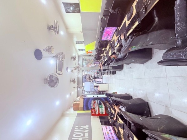 Tìm nhà  ở kết hợp kinh doanh Sài đồng 23 tỷ 80m vỉa hè ô tô