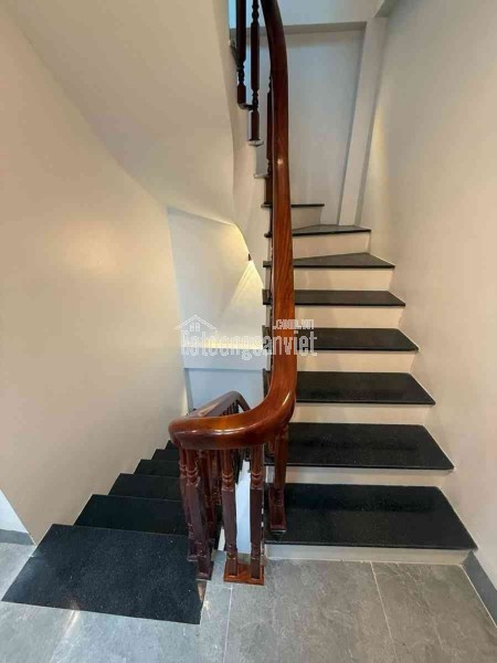 Thông tin thật 3.9 tỷ Nhà mới 5 tầng sổ đỏ Cự Khối,Long Biên