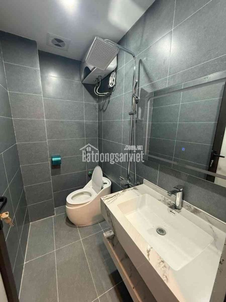 Thông tin thật 3.9 tỷ Nhà mới 5 tầng sổ đỏ Cự Khối,Long Biên
