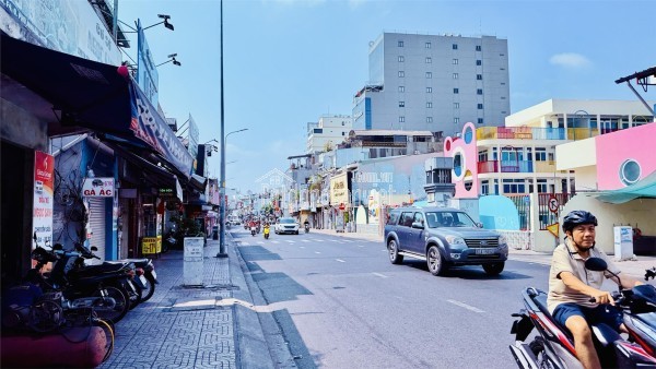 GẦN SÂN BAY, GẤP BÁN, CHÍNH CHỦ BÁN ĐẤT MẶT TIỀN NGUYỄN KIỆM, HẠ CHÀO 7 TỶ, DT 365M2.