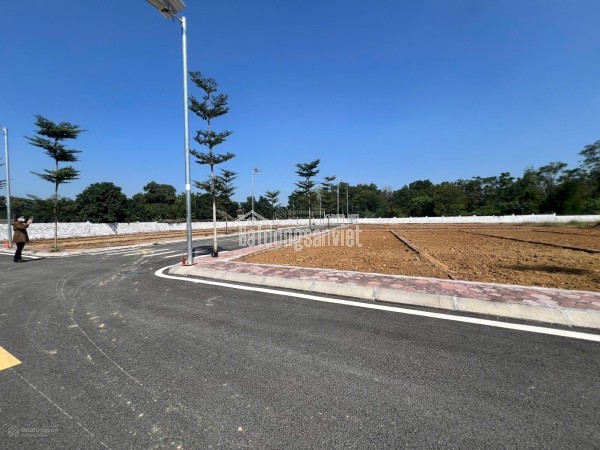 Cần tiền kinh doanh, bán gấp lô đất sổ đỏ 108m vị trí TĐC Vai Réo