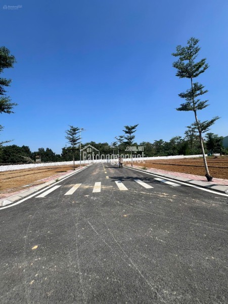 Cần tiền kinh doanh, bán gấp lô đất sổ đỏ 108m vị trí TĐC Vai Réo