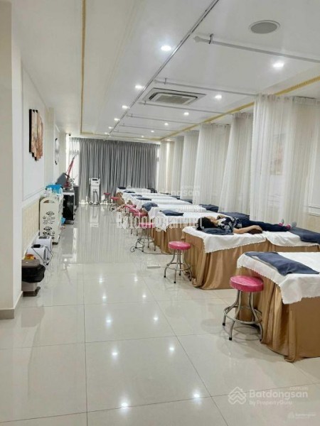 Cho thuê tòa nhà mặt tiền Thống Nhất (Vũng Tàu) 6 tầng thang máy mới 100% hợp làm spa, văn phòng