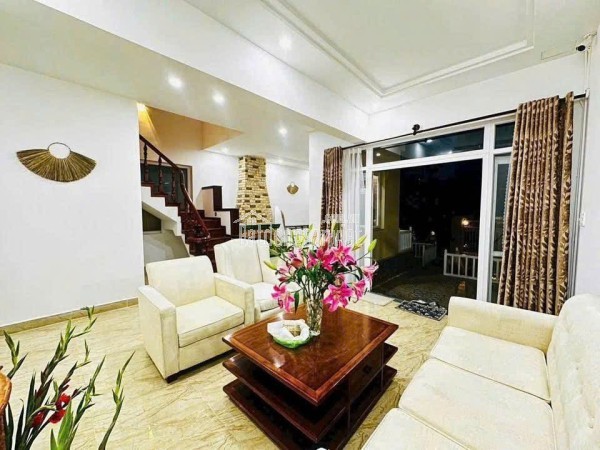 Cho thuê nhà mặt tiền 8 phòng Phạm Ngọc Thạch phường 6 Đà Lạt