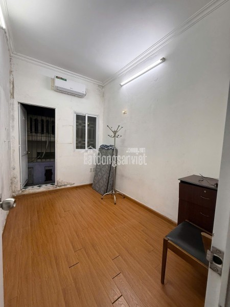 Bán nhà ngõ Kim Mã - Ba Đình, 50m2, 4 tầng, 4PN, sổ đỏ, 10 tỷ. LH: 0967696080