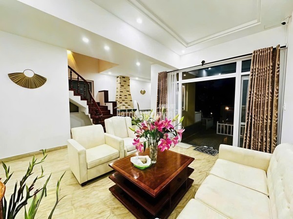Cho thuê khách sạn 11 phòng La Sơn Phu Tử  phường 6 Đà Lạt