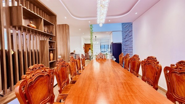 BÁN NHÀ GẦN EMART 2 – HẺM Ô TÔ TRÁNH NHAU – 5 TẦNG, DT 84M2, 5 PHÒNG, CHỈ 11.8 TỶ.
