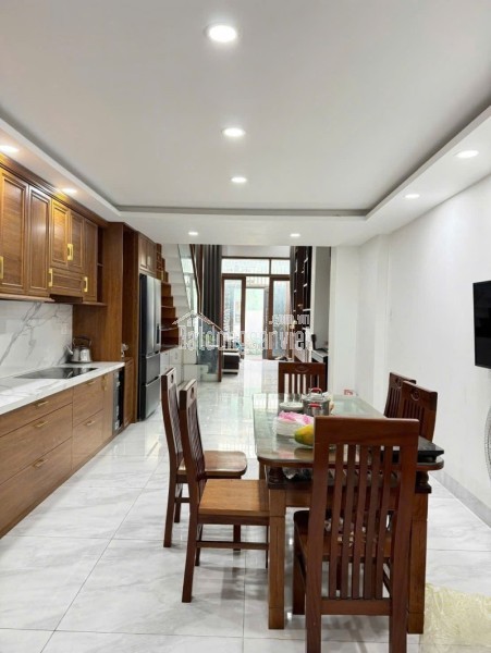 Bán nhà mặt phố đường số 4, Phường Trường Thọ, Thủ Đức, TP HCM. DT 122m2, 6 tầng, Giá 16.4 tỷ,