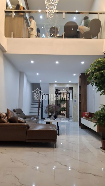 Chính chú đang muốn bán nhà Phố Phúc Lợi , 6 tầng giá sốc